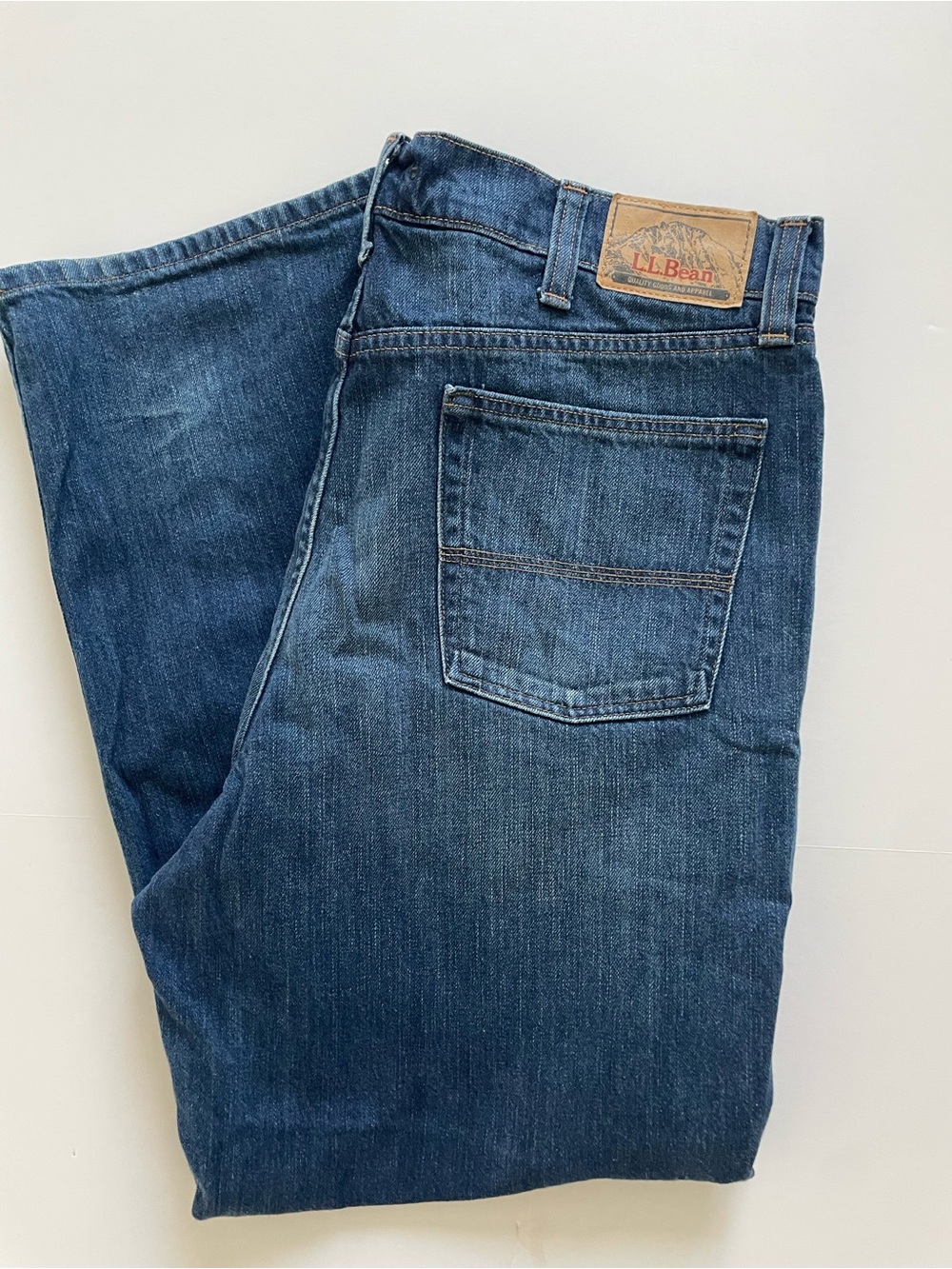 L.L. Bean Natural Fit Men’s 36x29 Dark Blue Relaxed Jeans